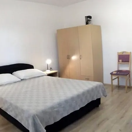 Apartment Milivoj Tribunj (Sibenik-Knin)